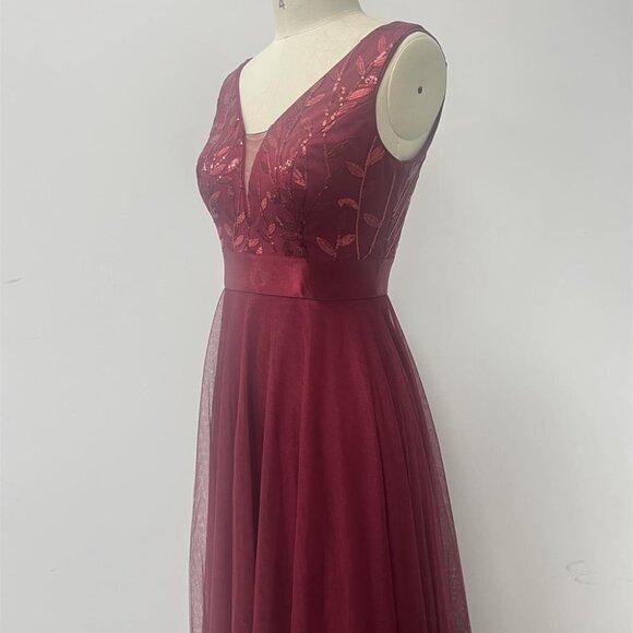 Elegant Sleeveless Double V-Neck - Picture 3 of 6